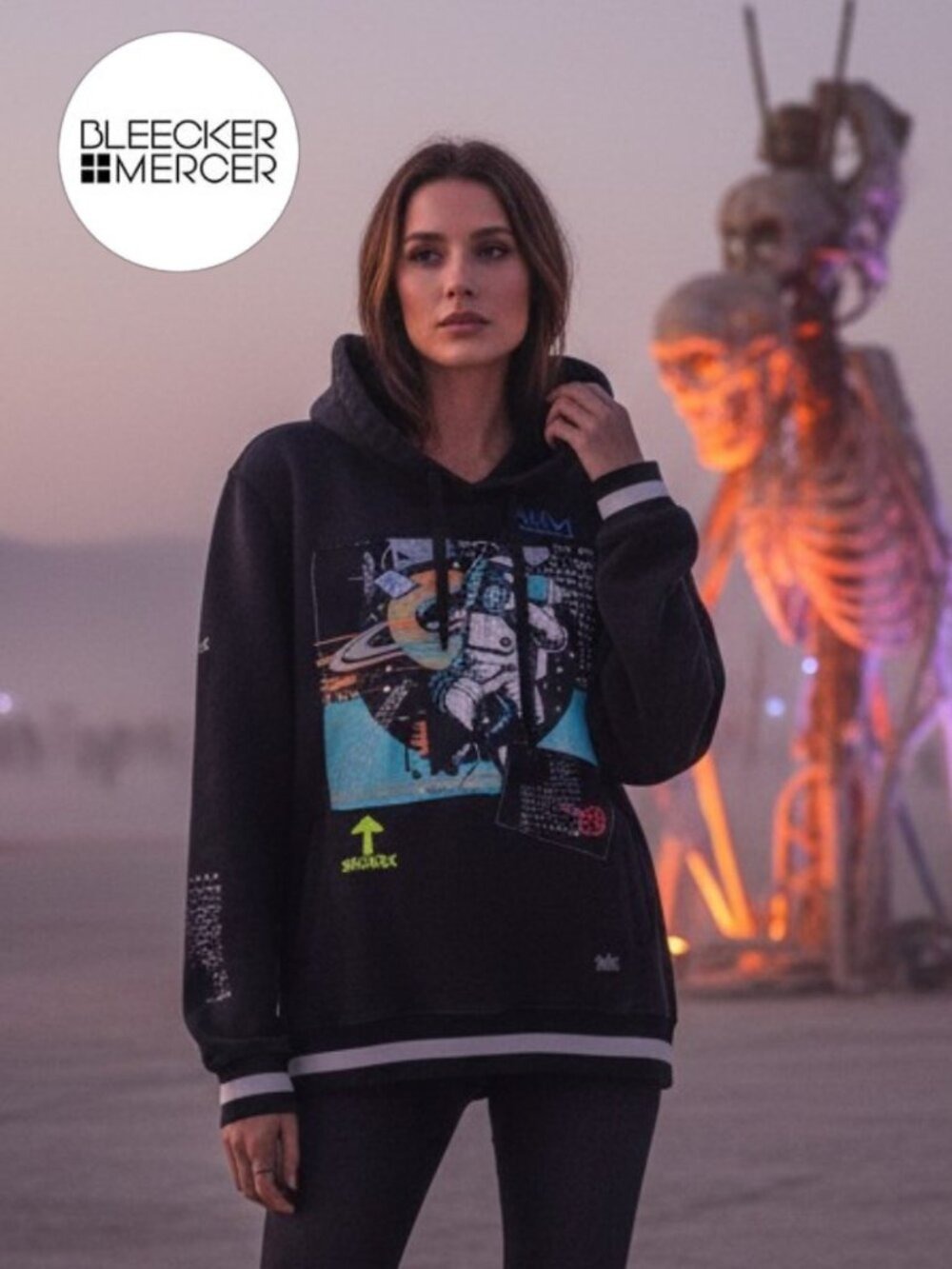 Space Graphic Hoodie Mens Small Black Astronaut Streetwear Pullover
